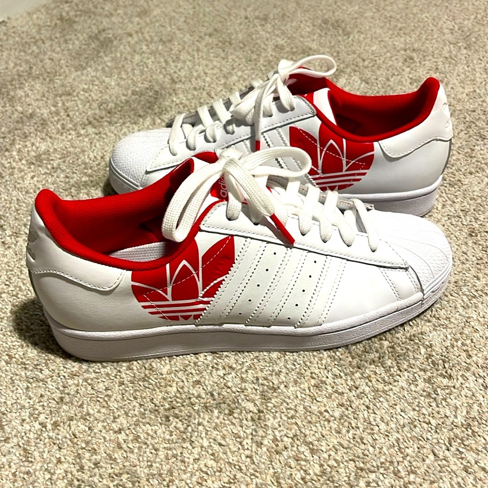 Adidas Superstar. Mens size 8
